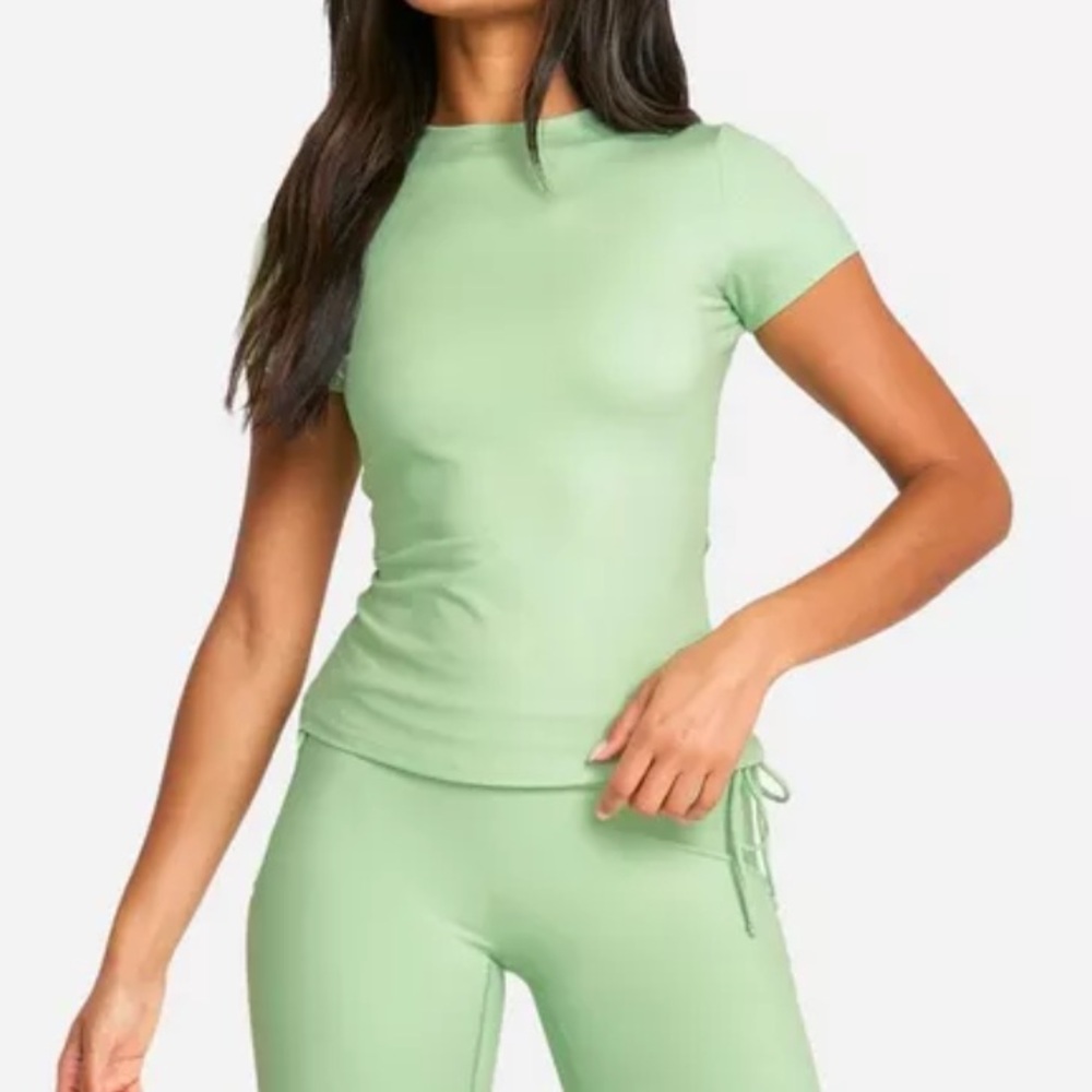Boohoo DSGN sculpted tee